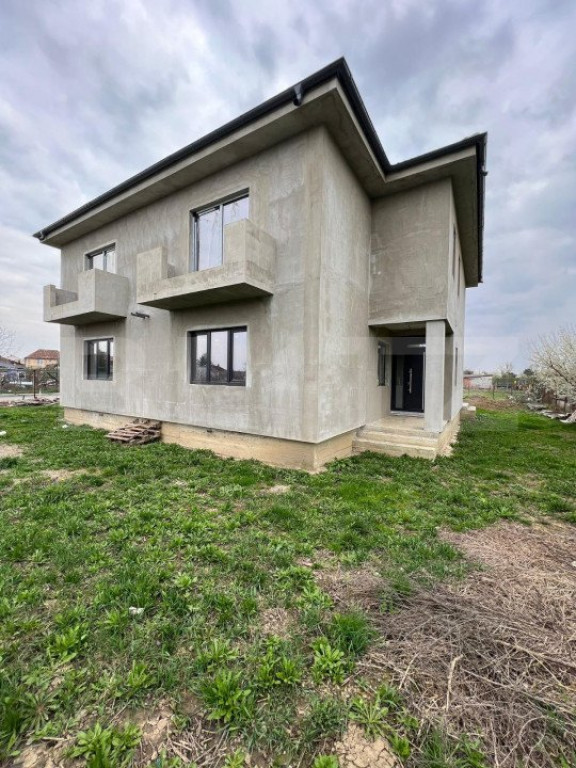 Casă tip Duplex în zona Titulescu