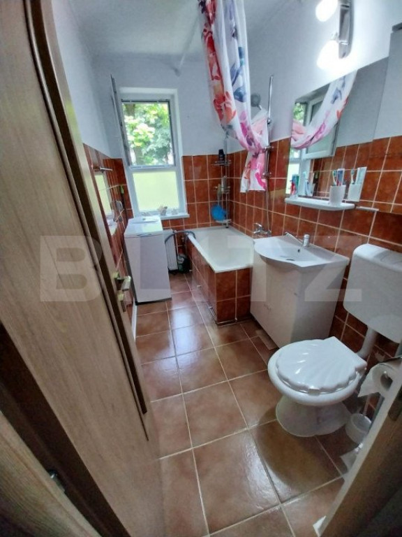 Apartament cu garaj inclus , 69 mp , Zona Careiului,