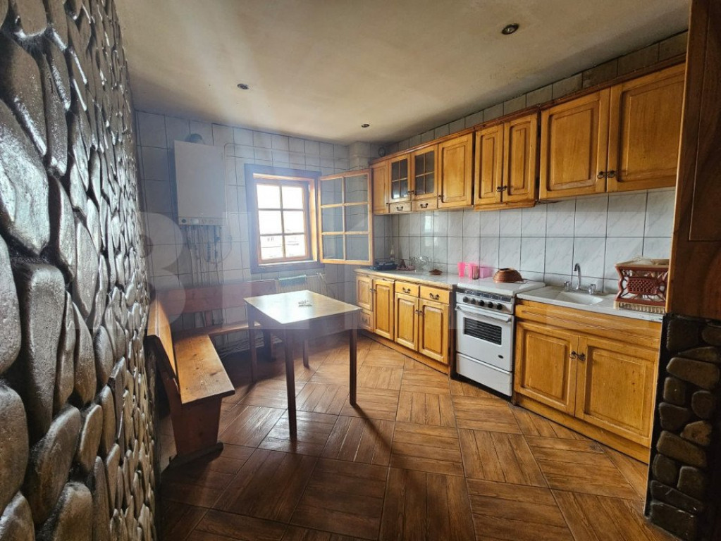 Apartament de 5 camere , 114MP, zona Alexandru cel Bun