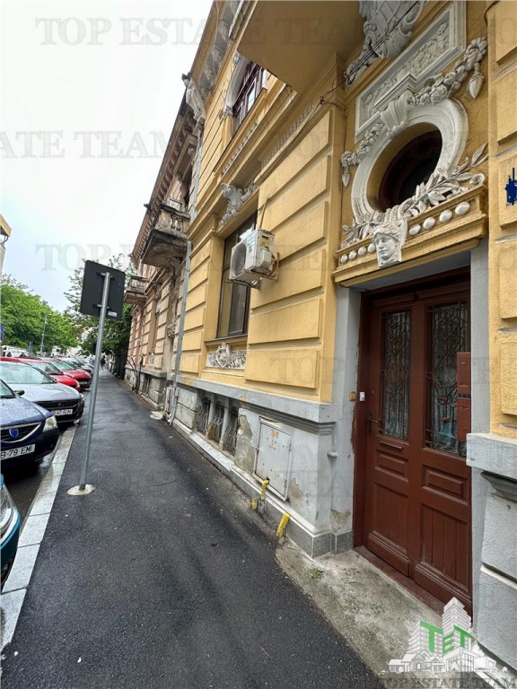 Vila interbelica 5 camere 180 mp utili zona centrala ( sect