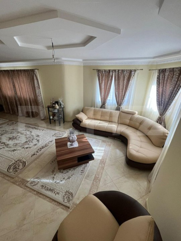 Casă 250mp, deosebită în zona Lazuri