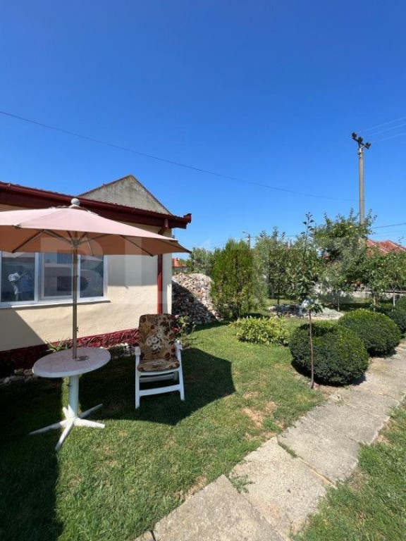 Casă pe Teren Generos cu Potențial Imobiliar, 900 mp