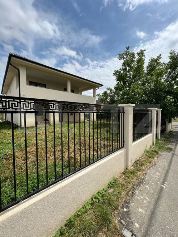 Casa individuala 270 mp, teren 508 mp, zona Carpati 2