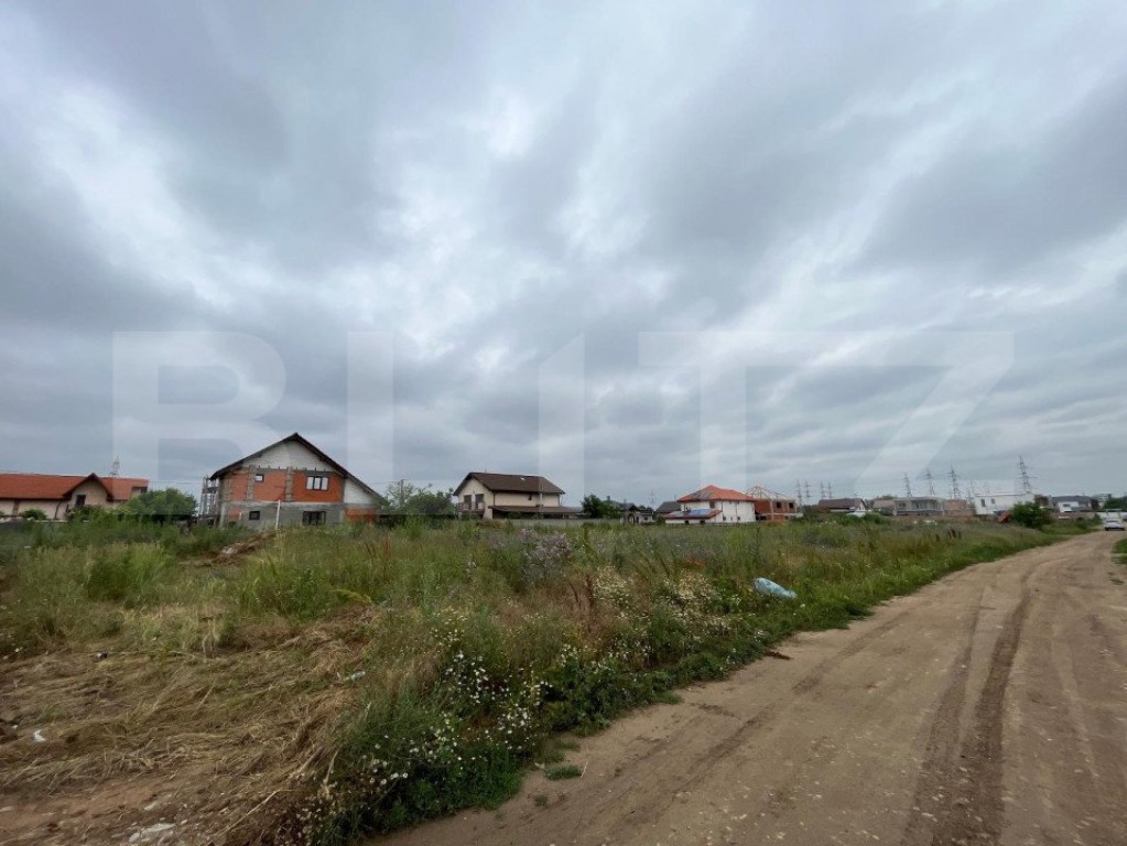 Teren intravilan 1385 mp, front 24 m, parcelabil, zona Damil