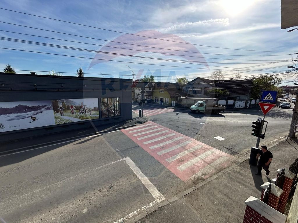 Casa / spatiu comercial in zona CENTRU VECHI / PLATA IN R...