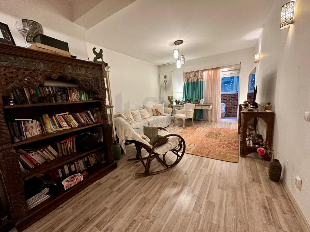 Apart 2 camere cu terasa 30mp I Calea Victoriei