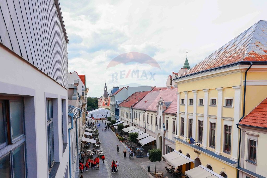 Apartament 4 Camere, Balcon, Ultracentral, Centrul Istori...