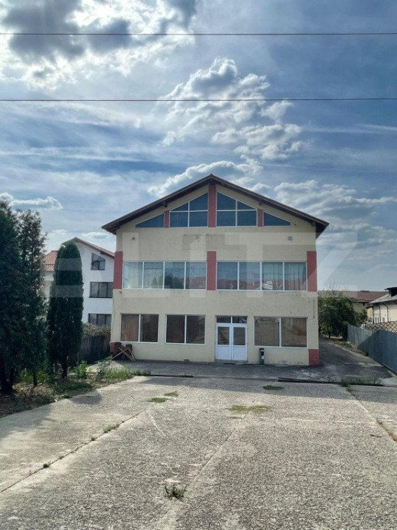 Spatiu comericial, 1360mp, Complex de Natatie