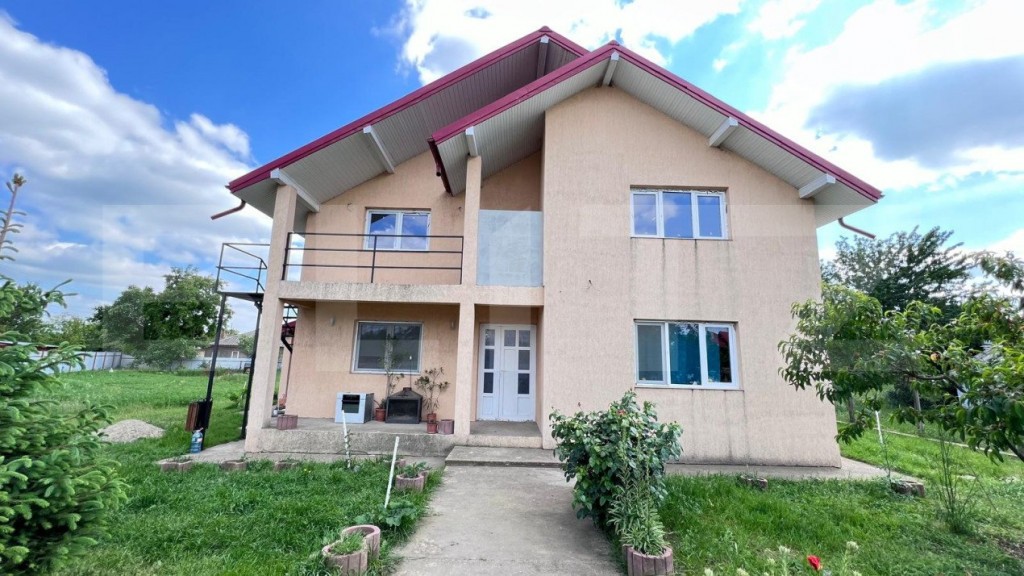 Casa 5 camere, 220mp utili si 1300 mp teren, zona Carniceni-