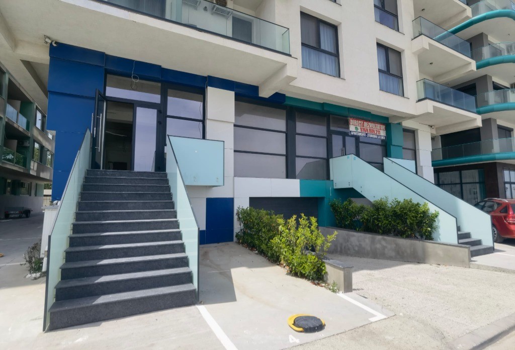 Prima linie la Mare doua spatii pentru inchiriat 207 mp si 137 mp