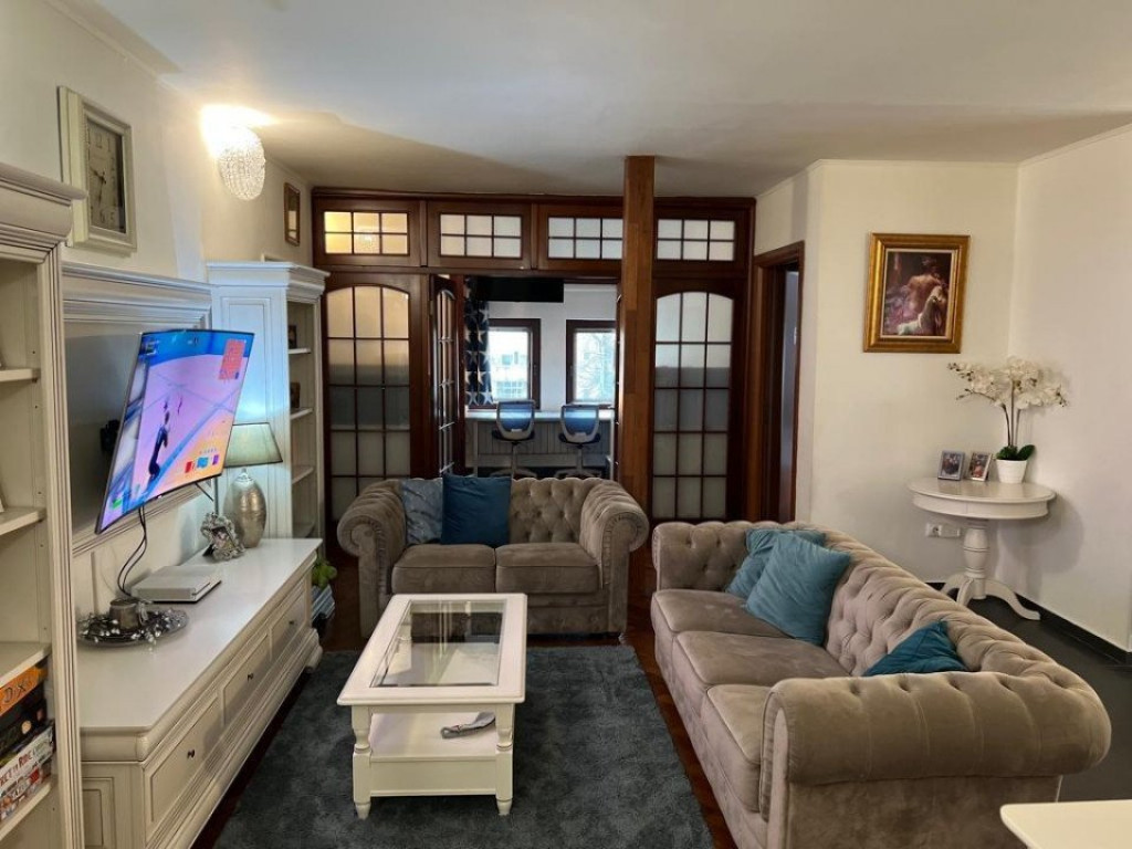 Apartament 4 camere, 129 metri patrati, zona Bulevardul Unir