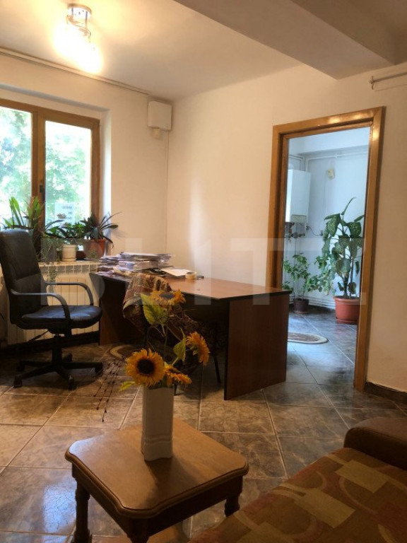 Spatiu comercial, 30 mp, zona central Gaesti