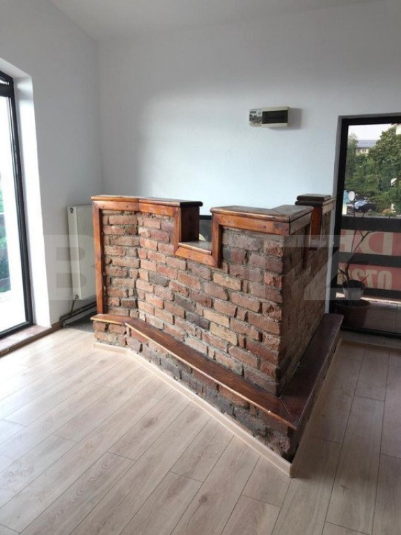 Spatiu comercial de 641 mp, 825 mp teren, Campina