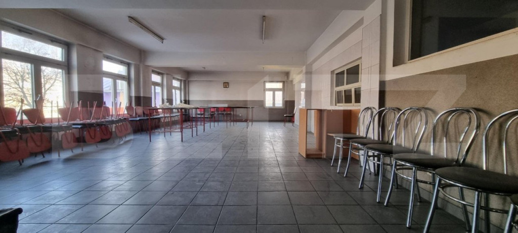 Spatii Birouri cu parcare. Zona de Jos a orasului.