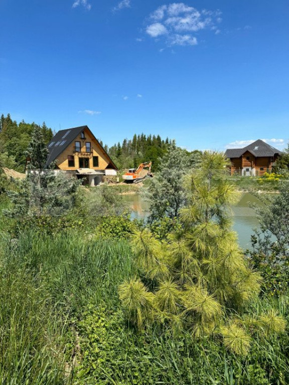 Conac Modern în Inima Naturii, Horodnicu de Sus, Radauti