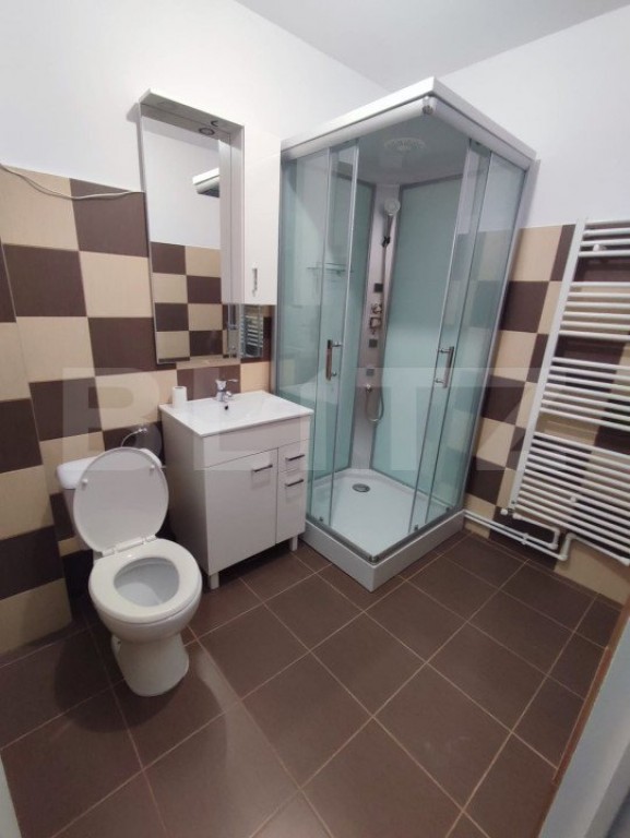 Garsonieră modernă, finisată recent, cu priveliște super