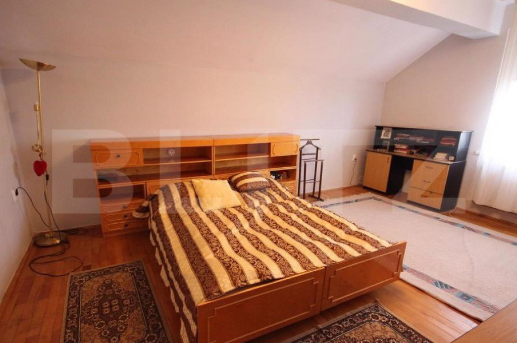 Vila, 6 camere , 180mp, zona Mehala