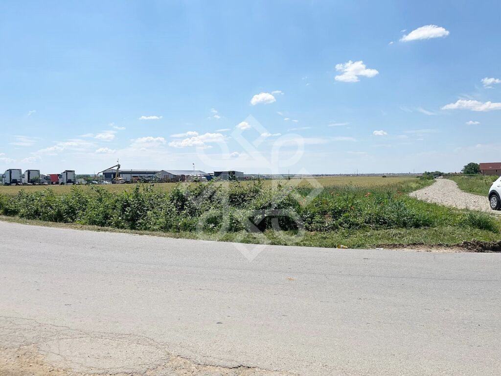 Teren intravilan 2 hectare zona Fan Courier