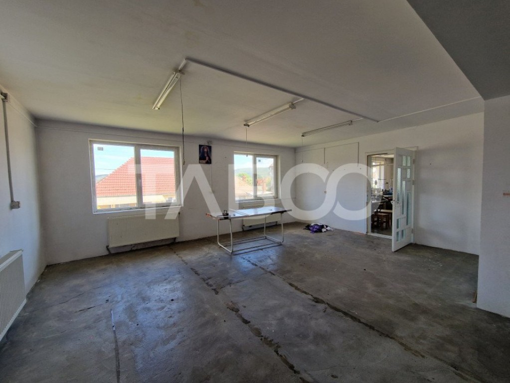 Spatiu comercial 235mp 2 birouri 2 spatii productie Lazaret