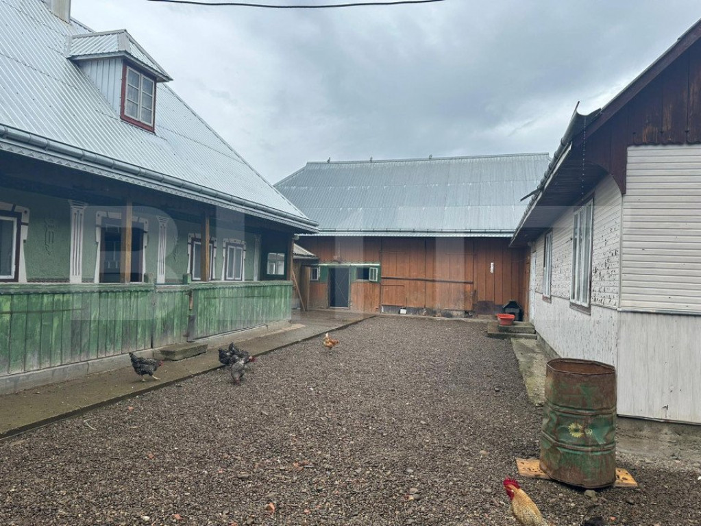 Casa Batraneasca, 5400 mp teren, zona Fratauti vechi, Radaut