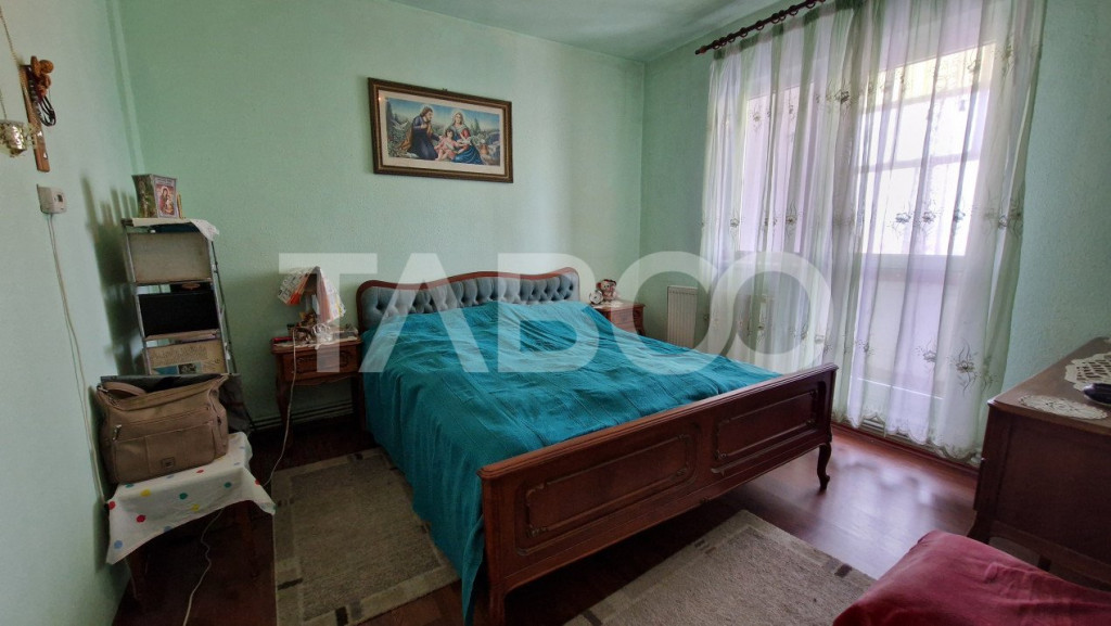 Apartament 5 camere pivnita si 4 balcoane bloc cu lift Turni