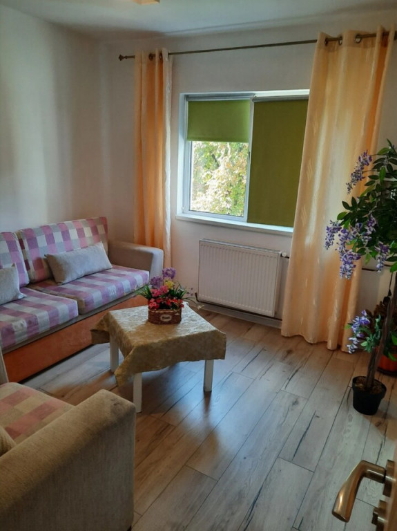 CAROL DAVILA 2 cam. cf1, dec, et.3/4 la 65000 euro