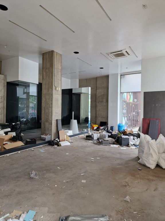 Zona Unirii Mircea Voda parter 230mp pret 4000 euro/luna
