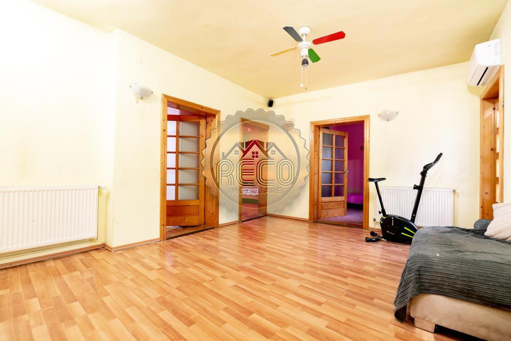 RECO Apartament la Casa cu 3 Camere M P, Zona Podgoria