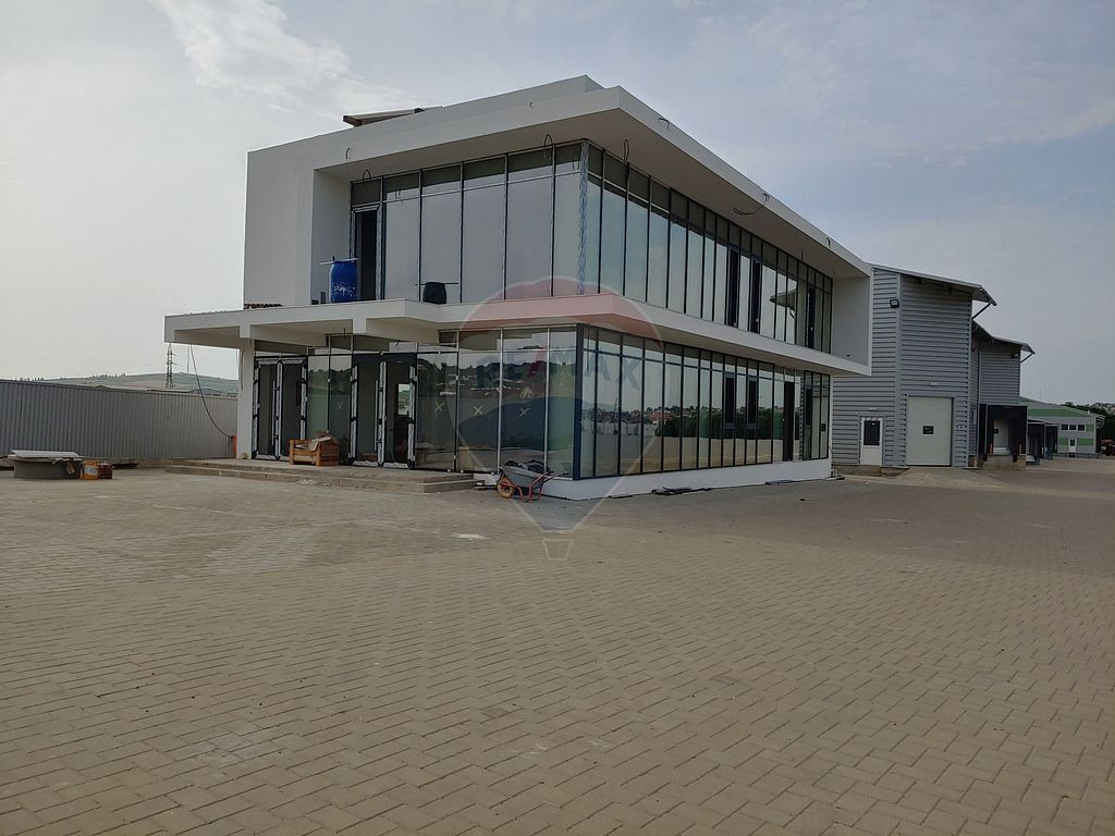 Spații de birouri de 420 mp de închiriat în Șcheia, S...