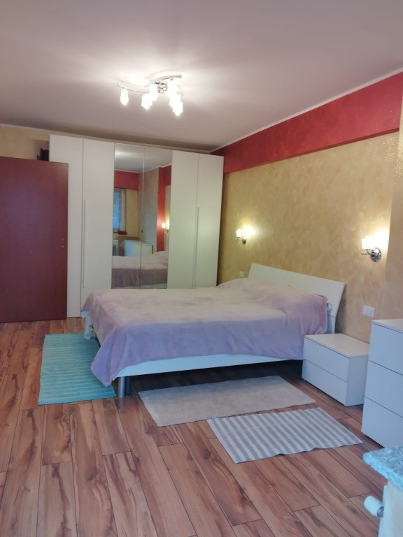 Unirii,zona Mara, apartament cu o camera, etaj 2