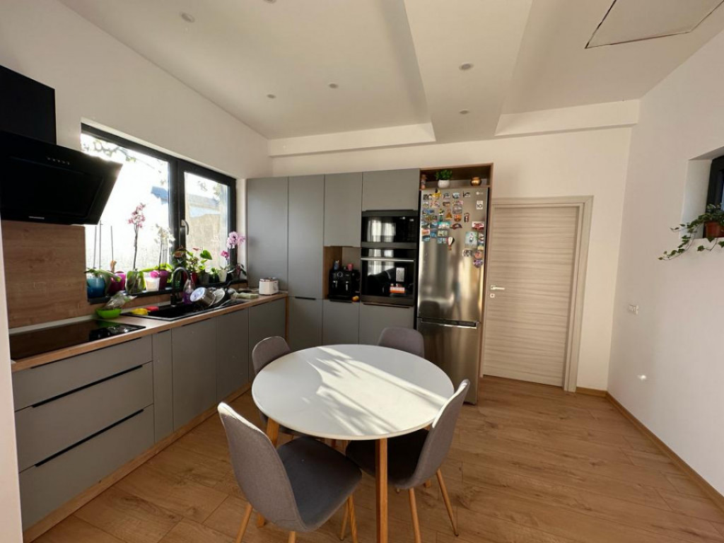 Casa situata in zona Trocadero, Constanta