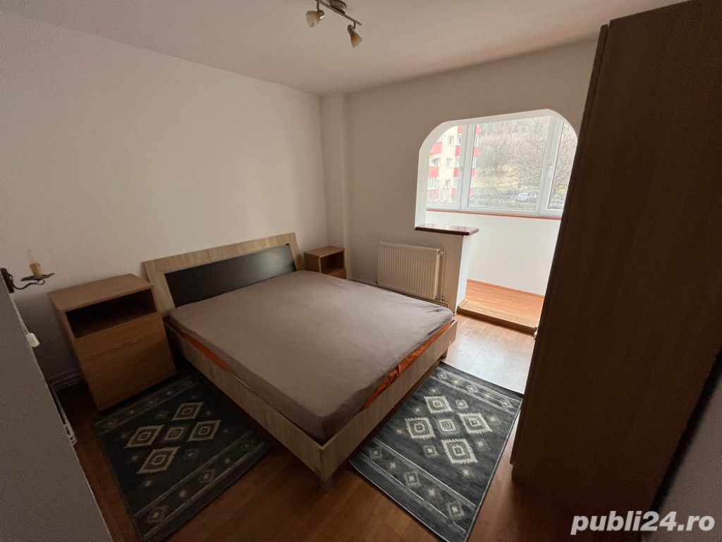 Apartament cu 3 camere zona Complex