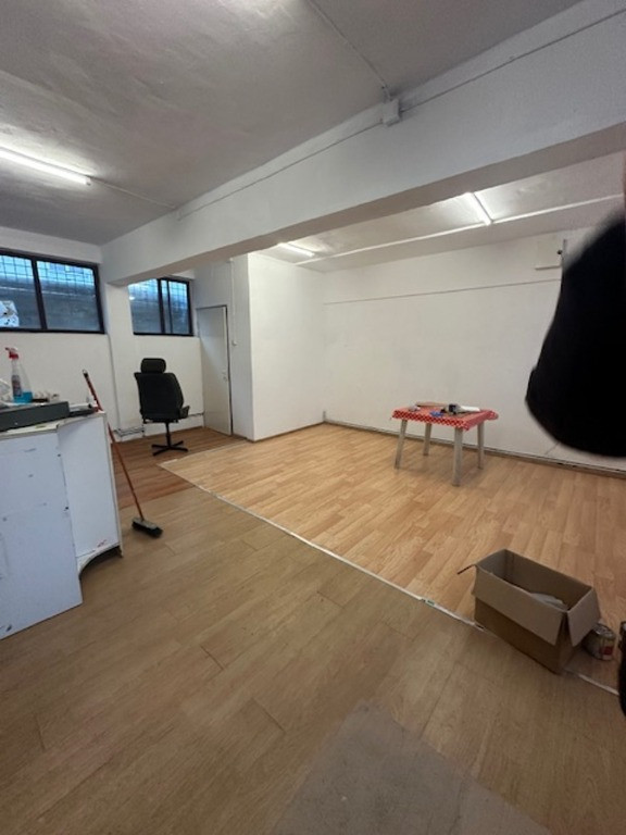 ZONA SLAVICI SPATIU in suprafata 150mp si teren 360mp!