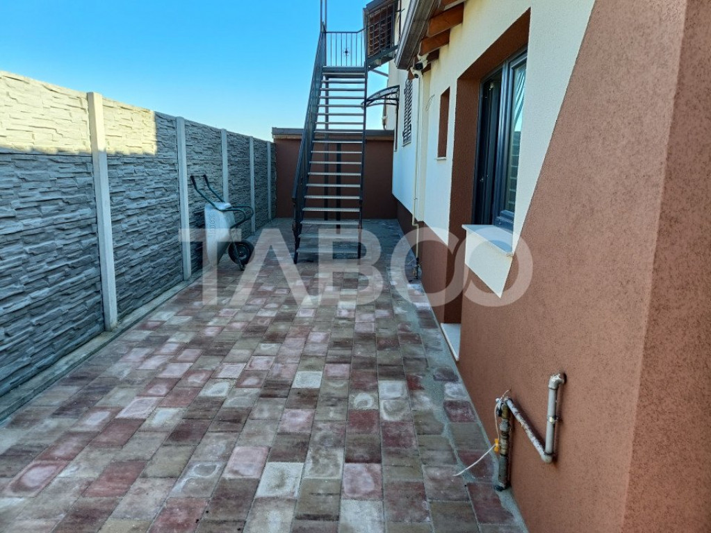 Spatiu pretabil birou 60 mp utili curte parcare Micesti Alba