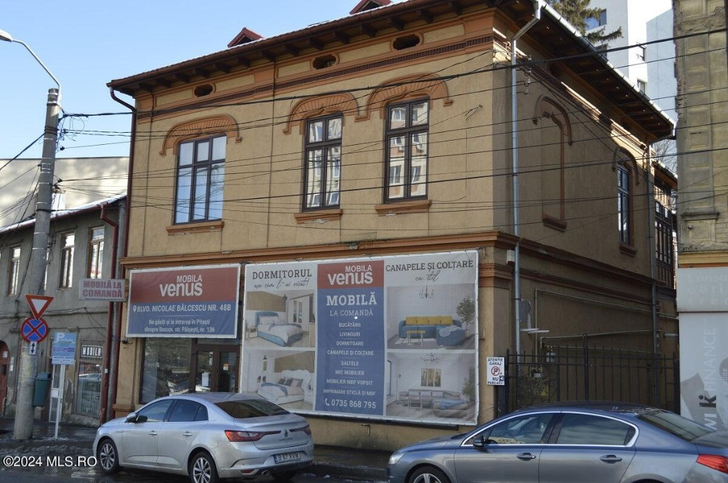 Pitesti - Targul din Vale - Birouri de inchiriat la etaj, 163 mp utili