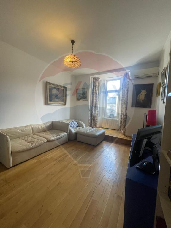 Apartament 5 camere situat in vila in zona Cismigiu