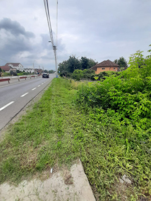 TEREN INTRAVILAN DE VÂNZARE