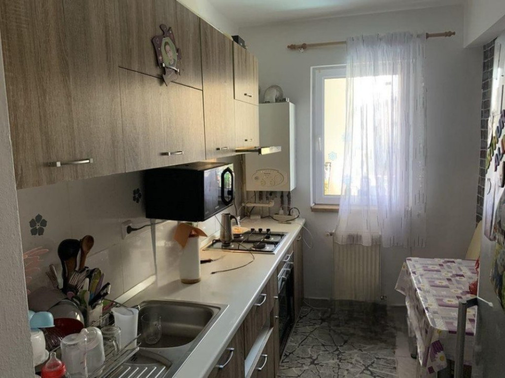 Apartament decomandat, 2 camere, 56 mp utili, Zona Porii