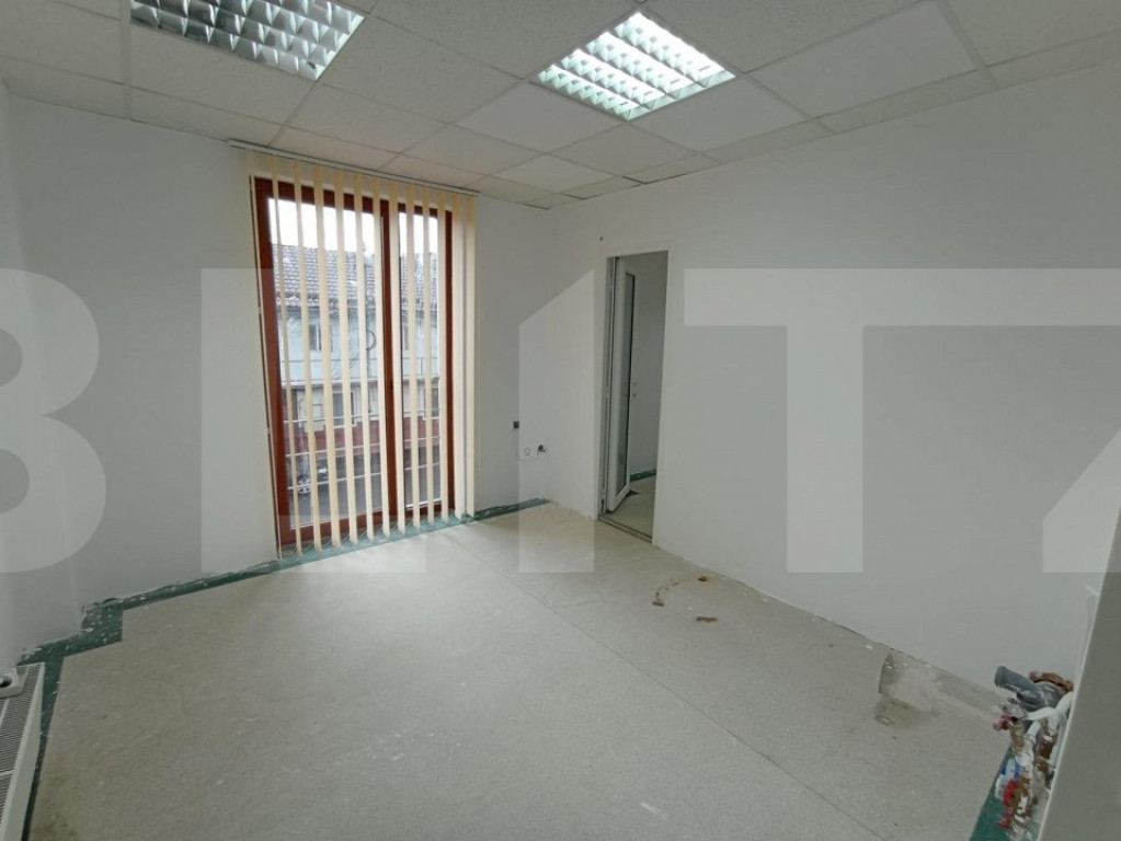 Spatiu de birouri, 50 mp, zona Garii, cladire noua