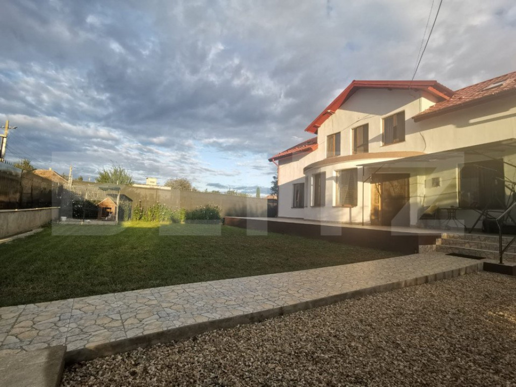 Casa ultrafinisata 4 camere, 160 mp utili, 318 mp teren, Juc