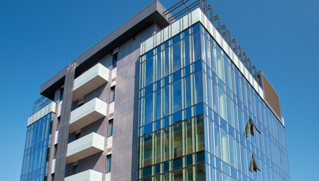 Investitie sigura! Cladire de birouri, fatada LCD Media, zon