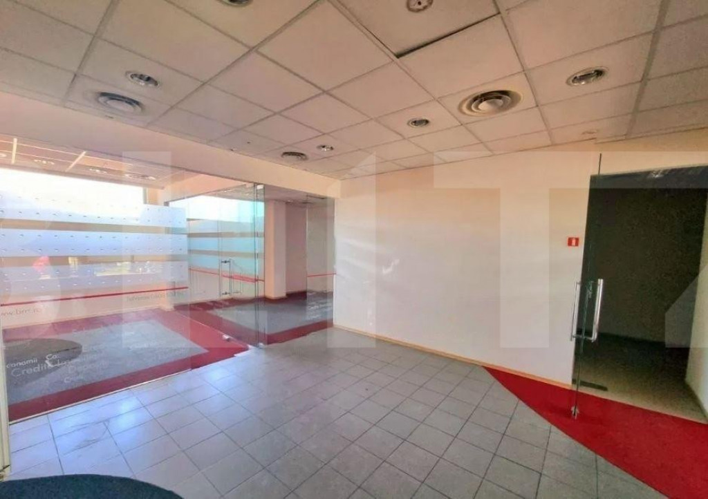 Spatiu comercial, 185 mp, vitrina 14m, zona Fabricii