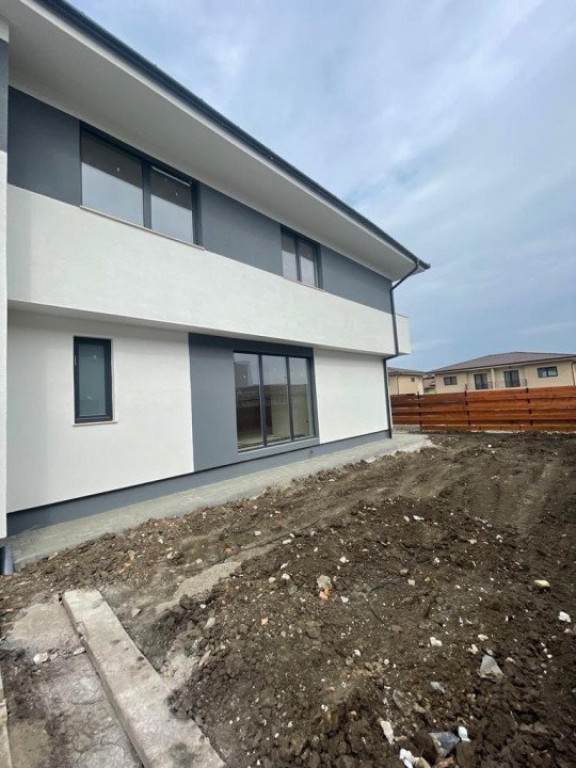 Duplex de vanzare, 115 mp , 250 teren, semifinisat , zona Te