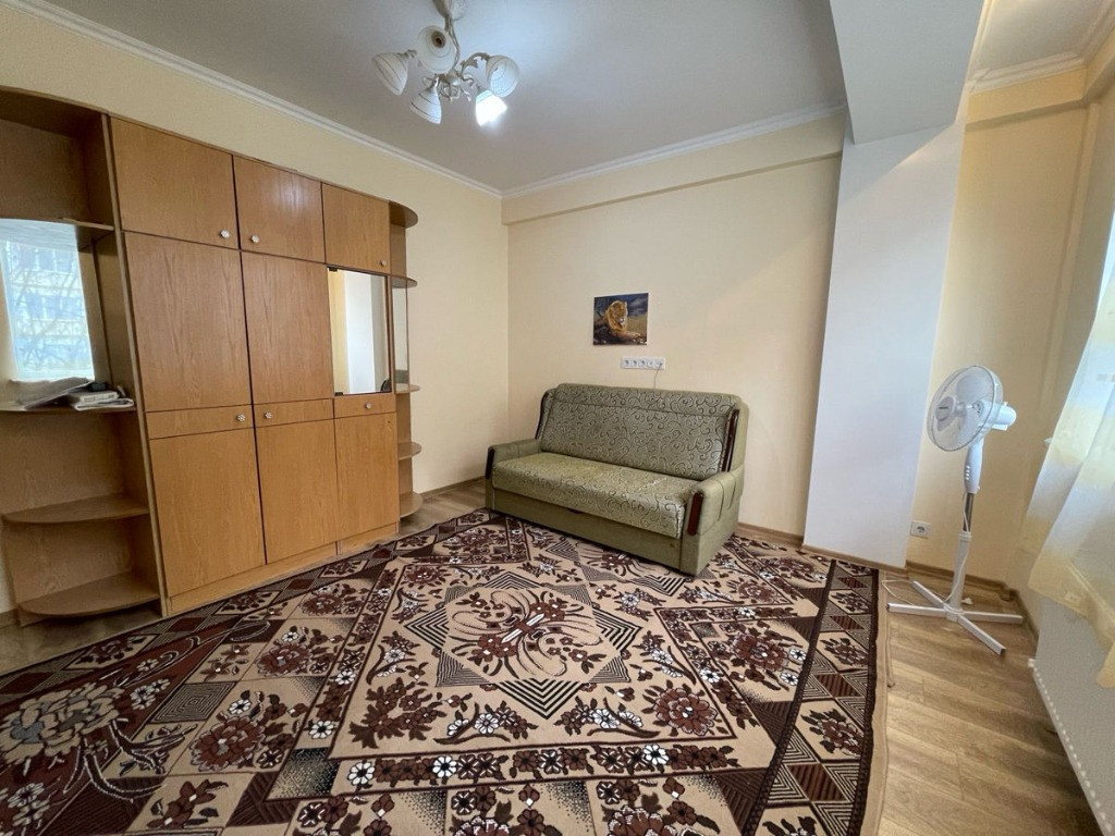 Inchiriez garsoniera in zona Marasti