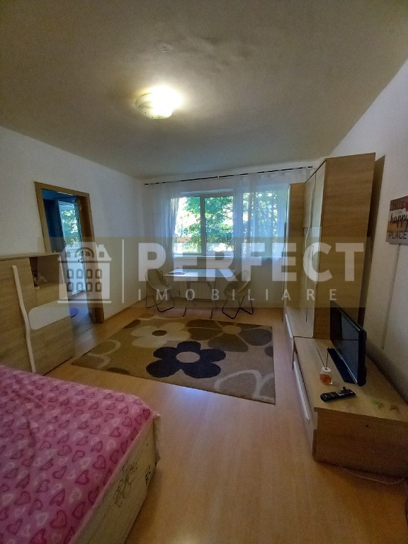 Apartament 2 camere, et 2/4, Vest - Aleea Godeanu - 1450 lei/luna