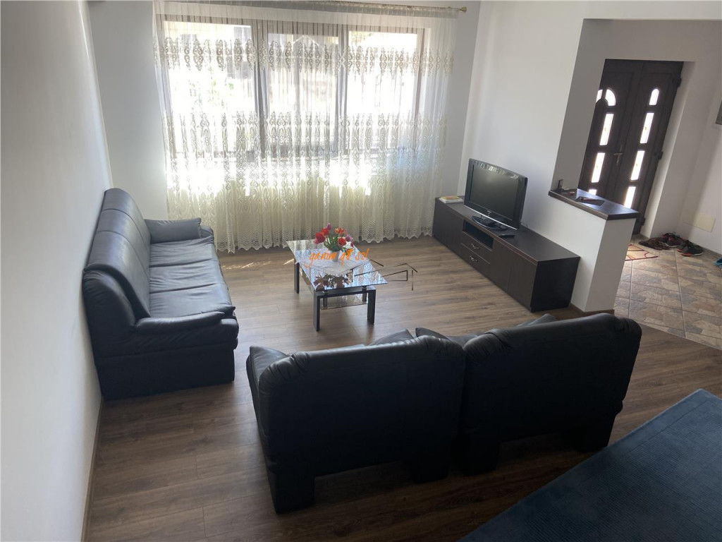 Casa situata in zona de est a orasului Focsani , parter si m