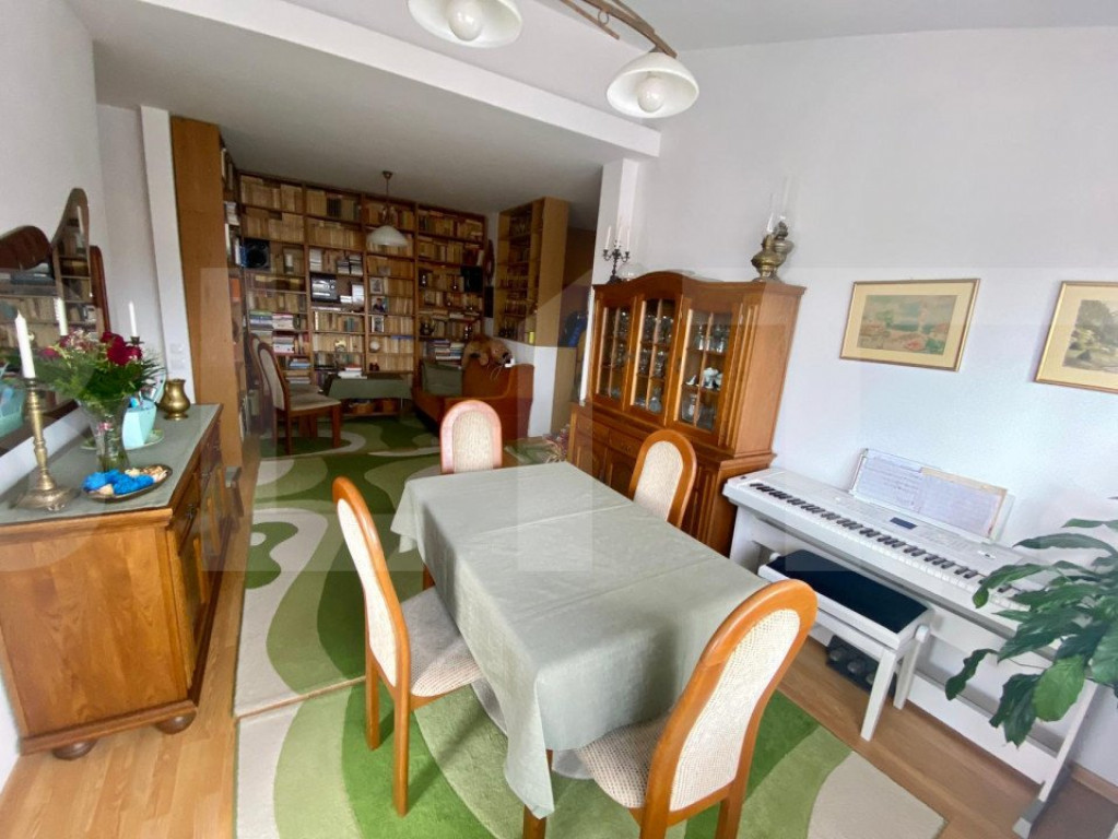 Apartament 3 camere, 2 bai, 79 mp, priveliste panoramica, Se