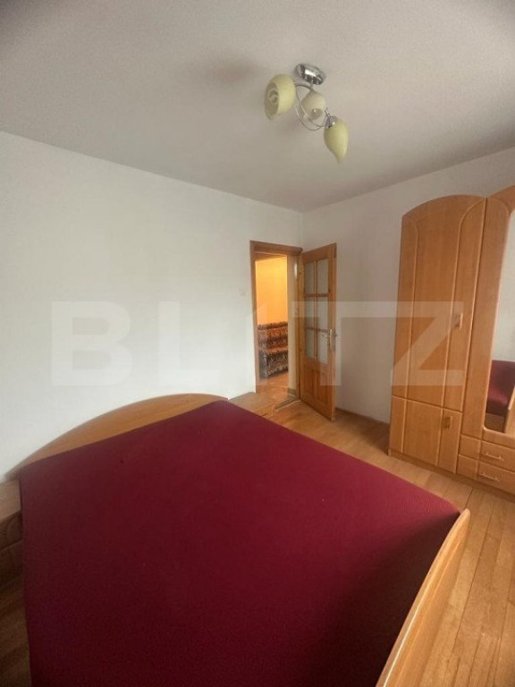 Apartament 3 camere, decomandat, 65 mp, zona Obcini