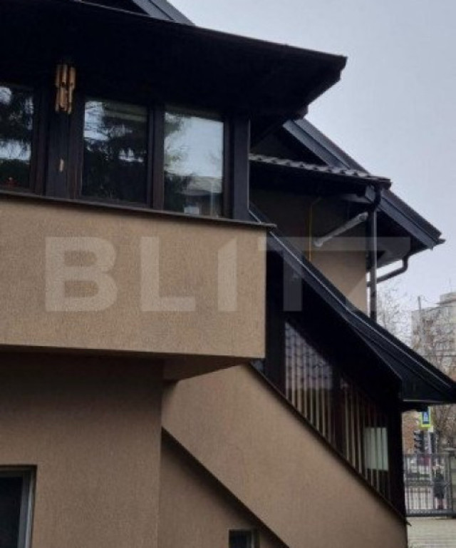 Casa individuala+ 2 spatii comerciale 280mp , 537 mp teren,