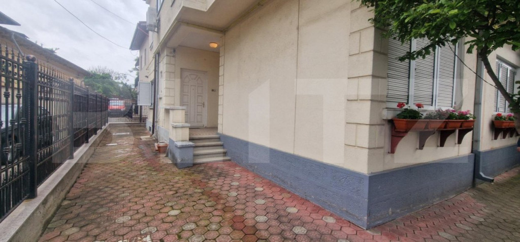 Apartament in vila, 4 camere, 120 mp utili, teren 122mp, Cen